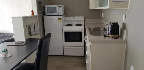 Golden Leaf Apartments