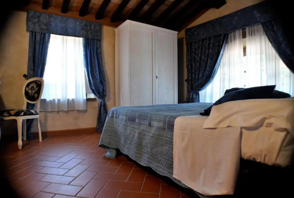 Villa Le Polle di Meletro - Exclusive Tuscan Villa with Private Pool & Panoramic Glass Sauna