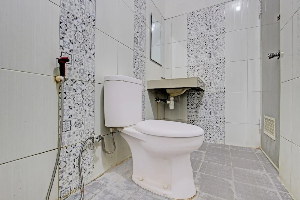 Super OYO Capital O 93240 Candra Dewi Hotel