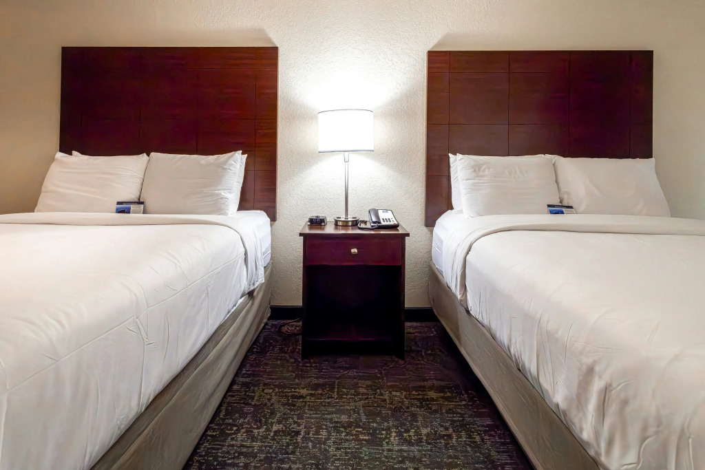 Cobblestone Inn & Suites - Big Lake
