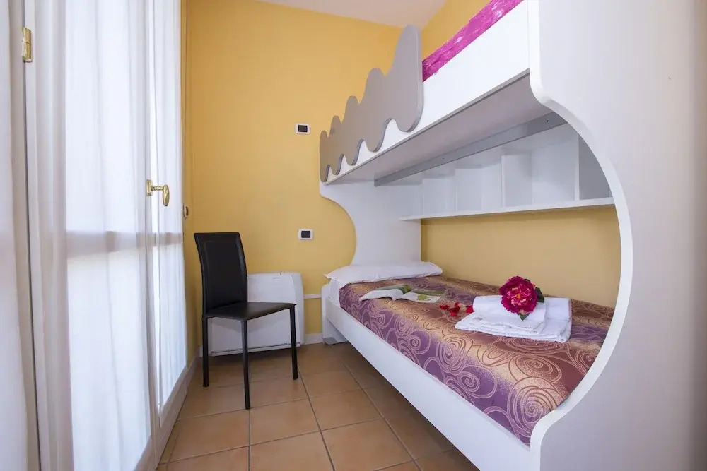 Villa Apartments - Porto Letizia