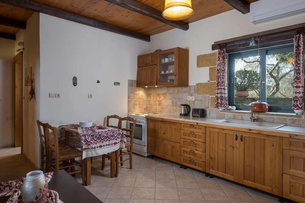 Athina Traditional Villa | Stalos
