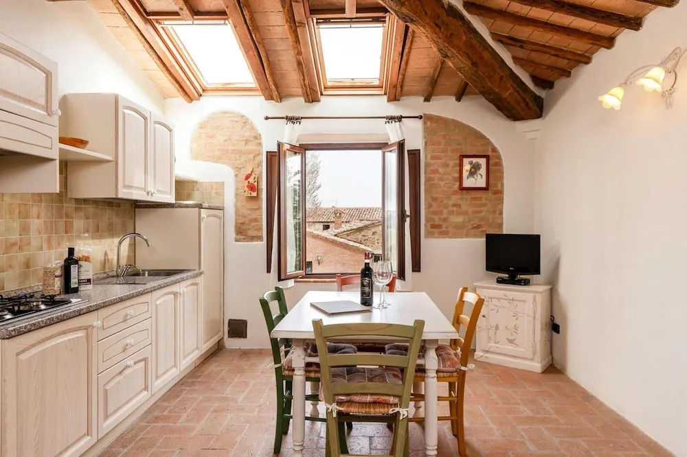 Fattoria Bio Pieve a Salti, Montalcino