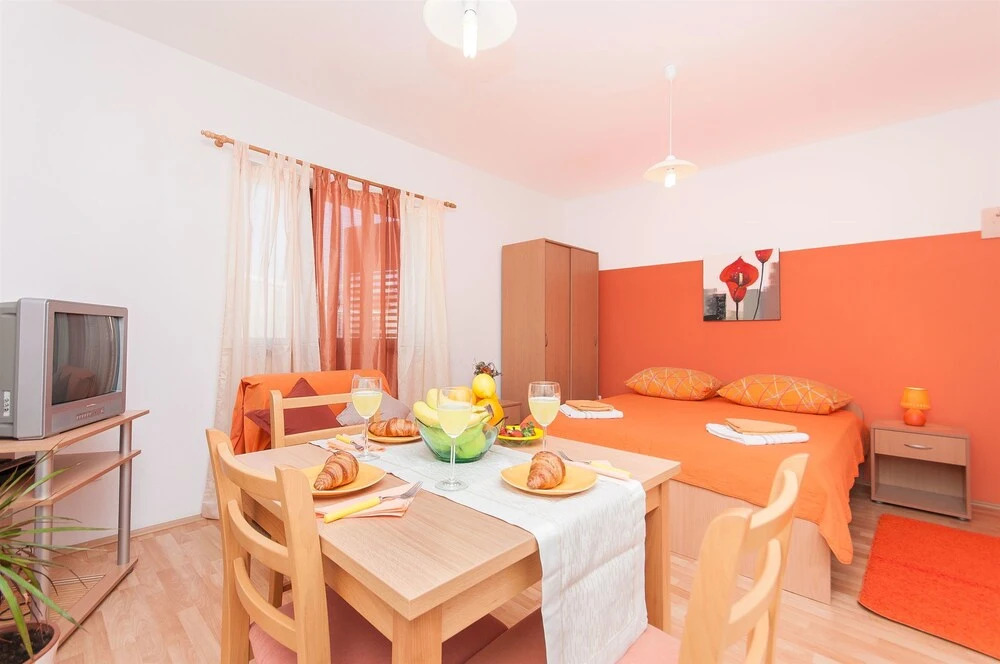 Apartment and Rooms Sanja Vodice