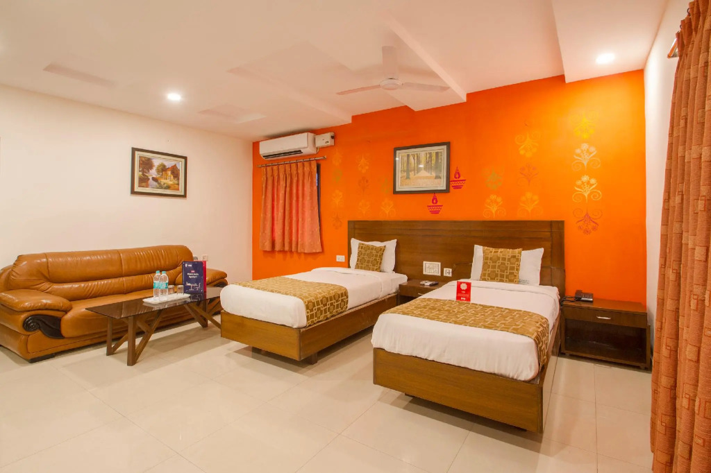 OYO 11400 The Down Town Suites
