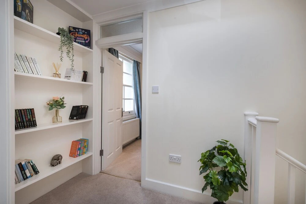 Lovely 3-bed Apartment in North Central London