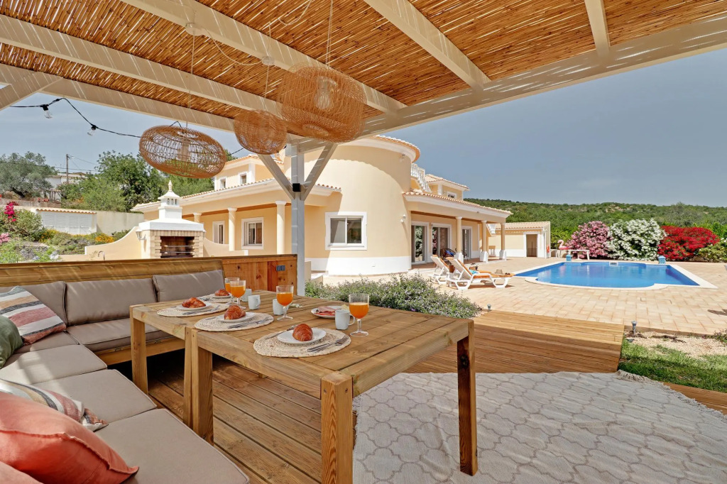 Casa do Pomar by Portucasa