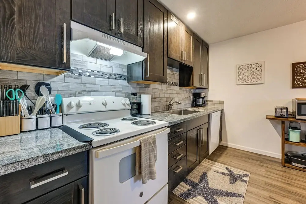 Comfort & Convenience! Apt in Central Soldotna