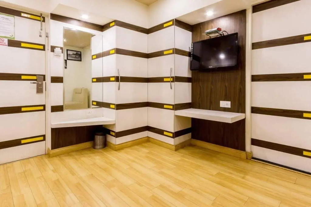 FabHotel Sholas Residency I - Nr Government Rose Garden