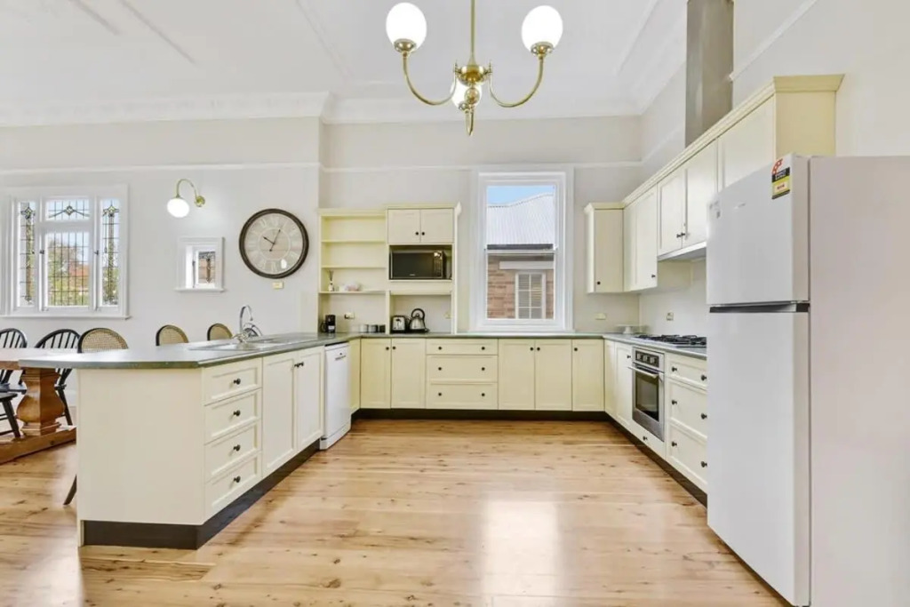 Kilarra House - Heritage Home on Byng St Sleeps 10