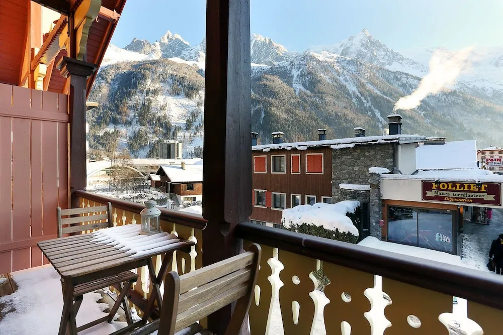 Chalet Suisse The Library