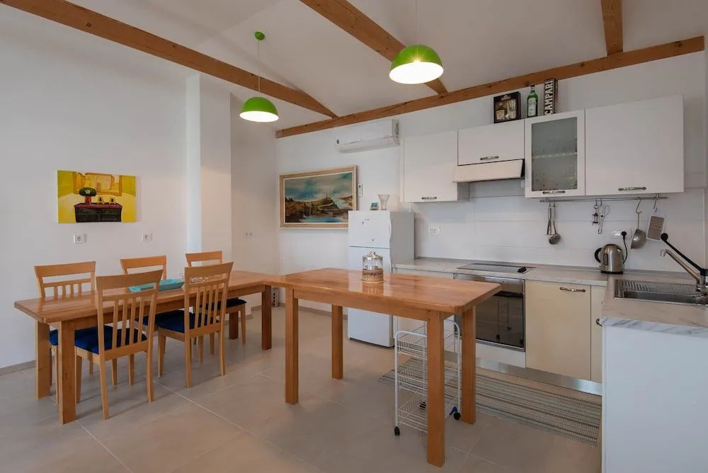Apartment Square