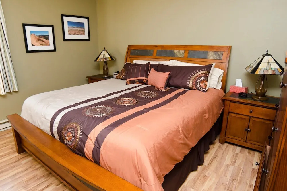 6740 Ryan Gulch Road #CR-1260 - 2 Br townhouse by RedAwning