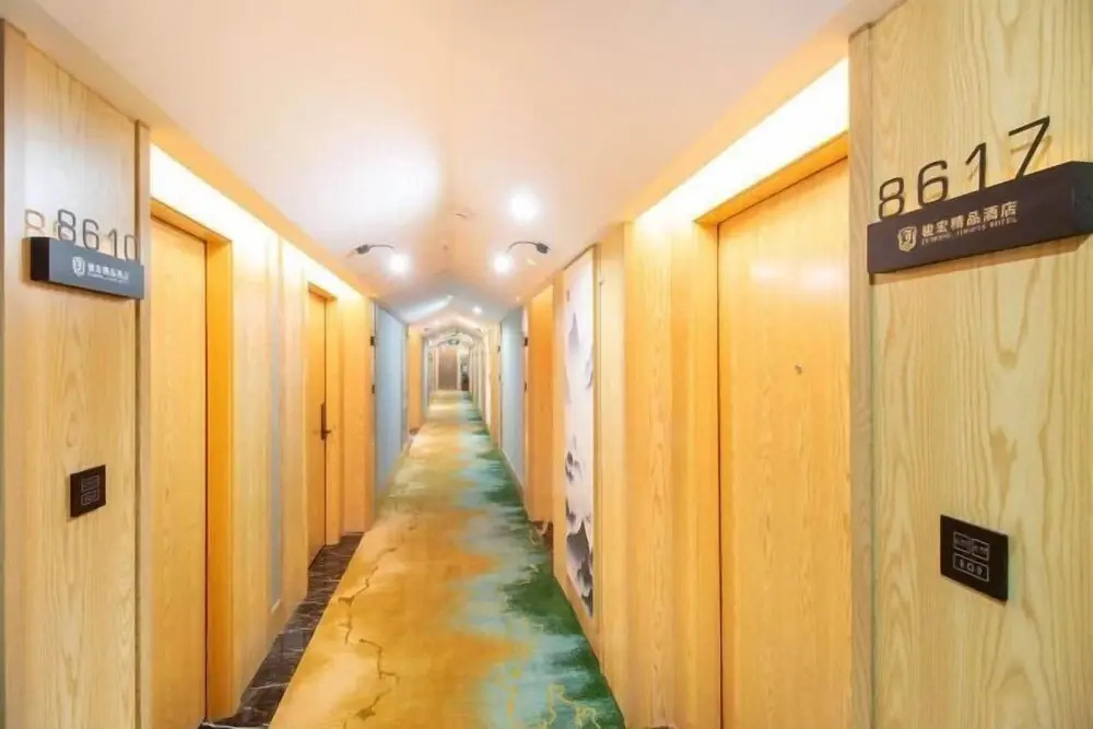 Junhong Hotel