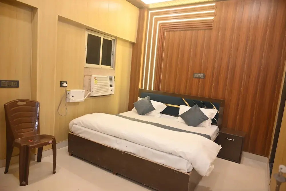 Hotel Narayan Niwas