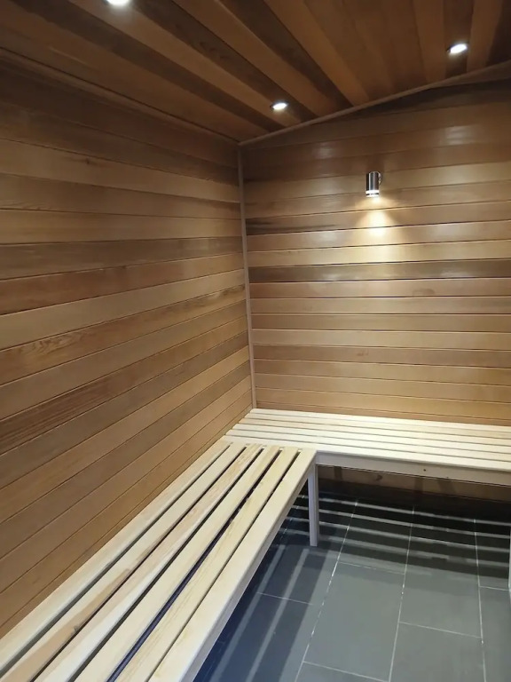Apartment - Sleeps 4 - Hot Tub, Pet-friendly