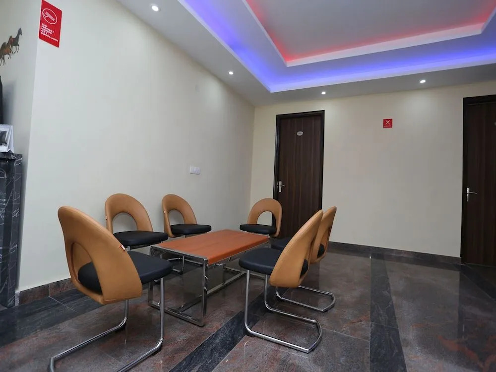 OYO Flagship 12081 Palm Garden Suites