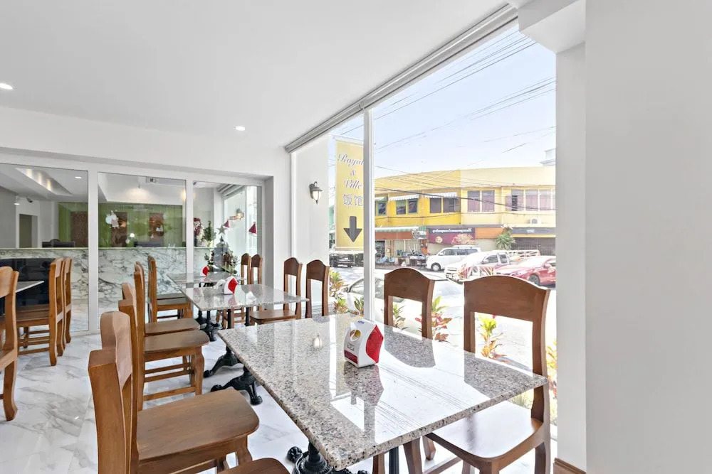 Royale 8 Ville Guest House