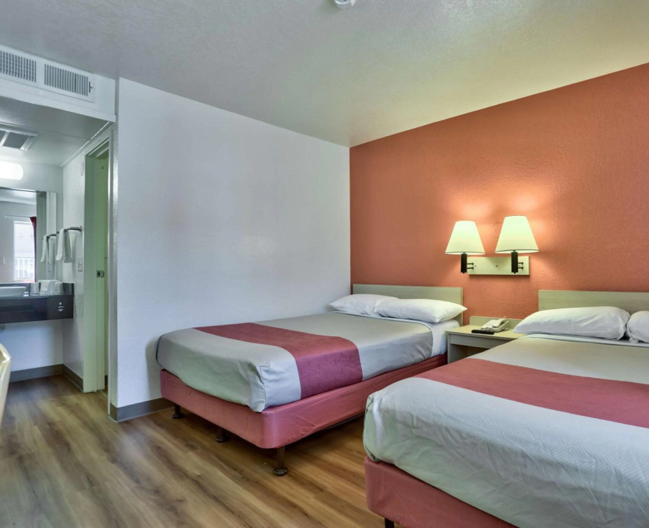 Motel 6-Flagstaff, AZ - Butler