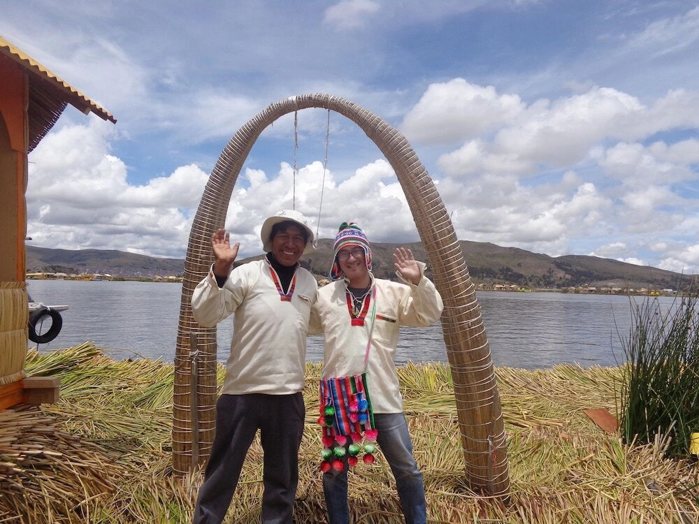 Uros Sol y Luna Lodge