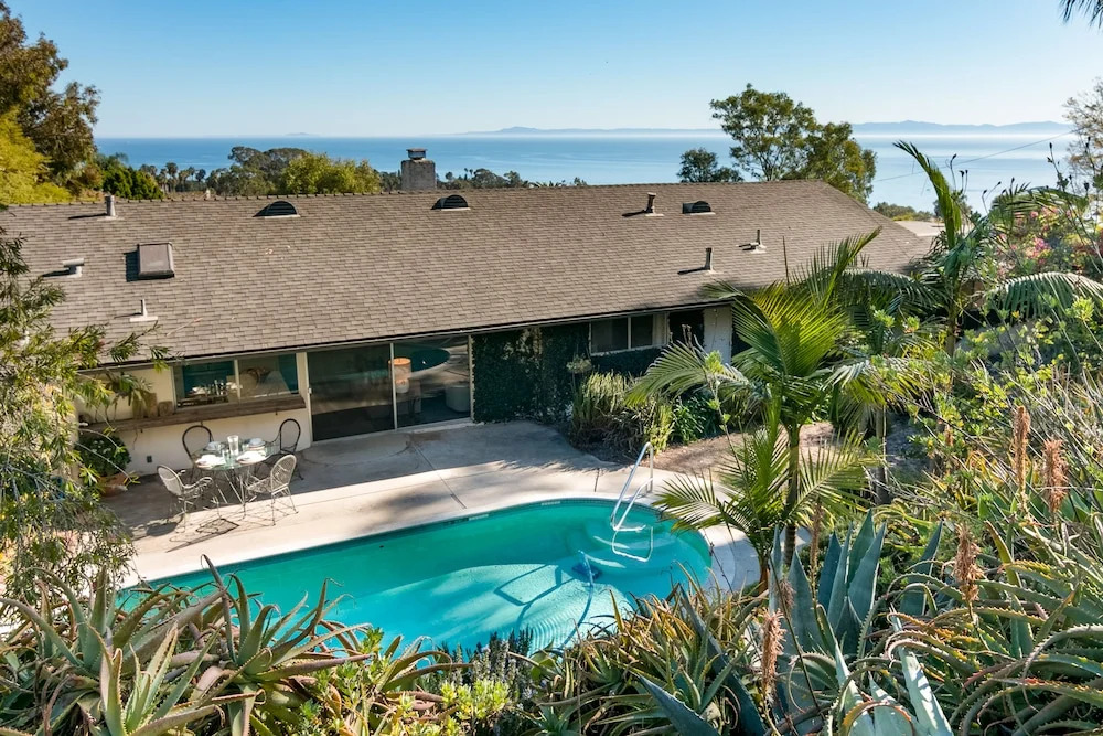 637 Sea Ranch Drive Home 3 Bedrooms 2.5 Bathrooms Home