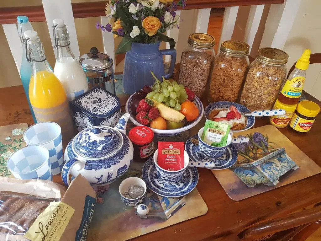 Water Bay Villa Bed and Breakfast