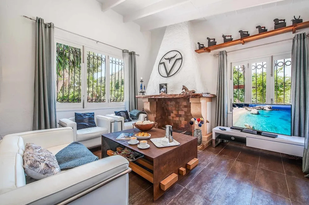 Villa Son Fe Vilaire by SealandVillas