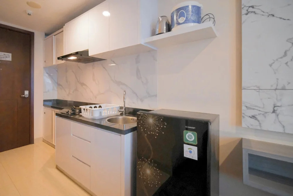Compact And Comfortable Living Studio At Grand Sungkono Lagoon Apartment