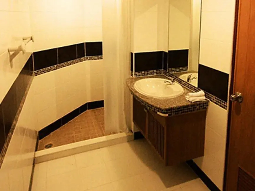 The Chateau Luxury Serviced Apartment