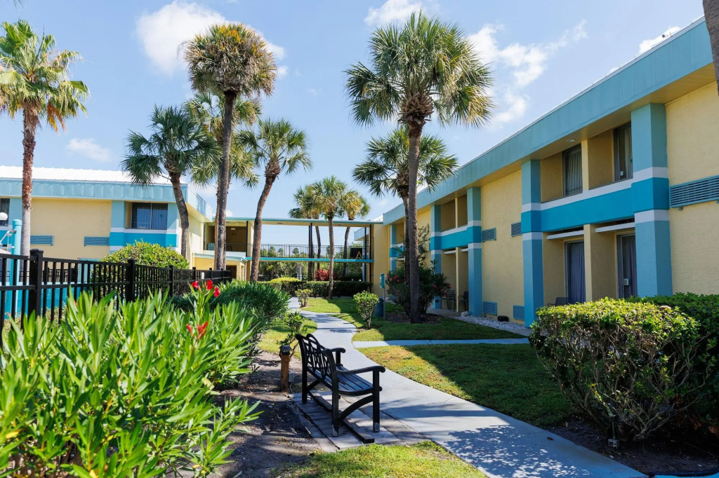 Garnet Inn & Suites, Orlando