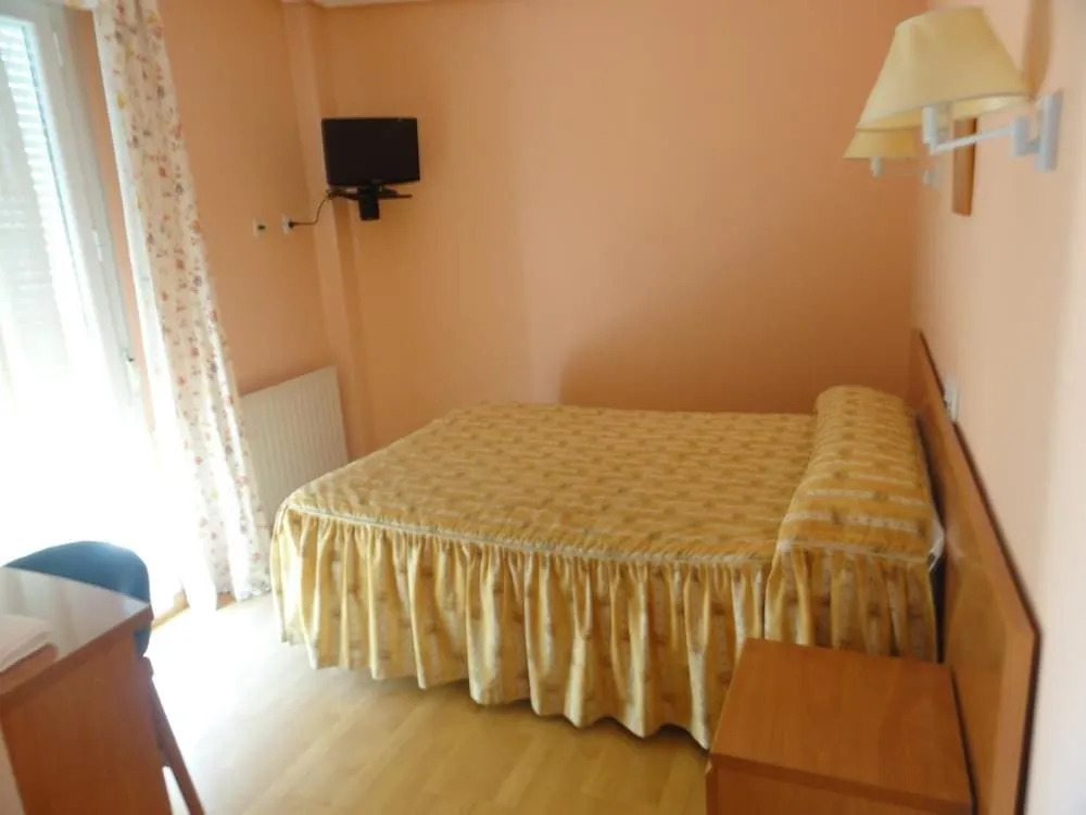 Hostal Adela