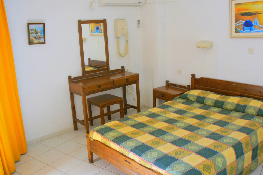 Kassavetis Apartments