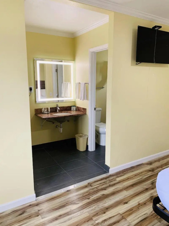 Central Coast Inn
