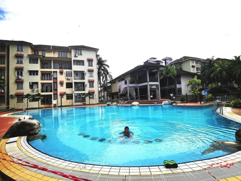 Ames Leng Beach House @ PD 5th Mile