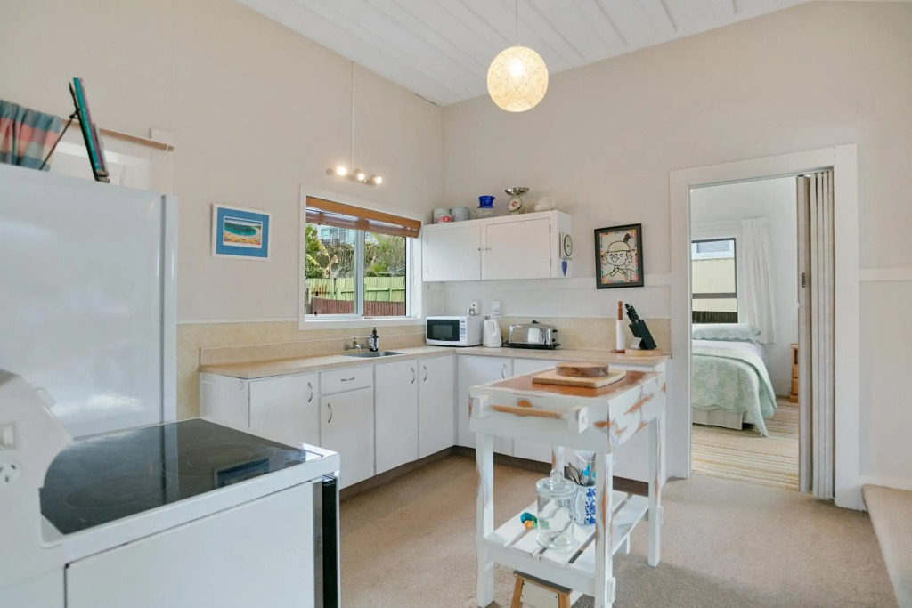 Clara's Togs and Towels - Waihi Accommodation - Bachcare NZ