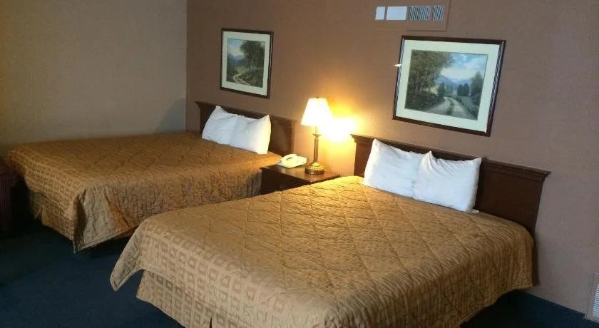 Sunflower Inn & Suites - Garden City