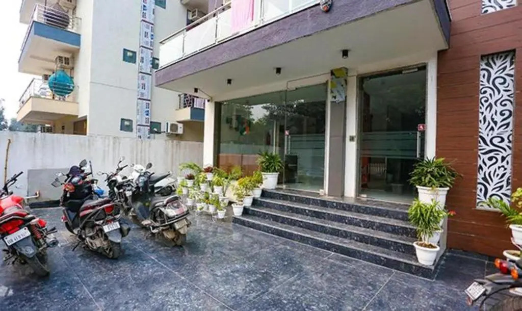 FabHotel Amrit Grand