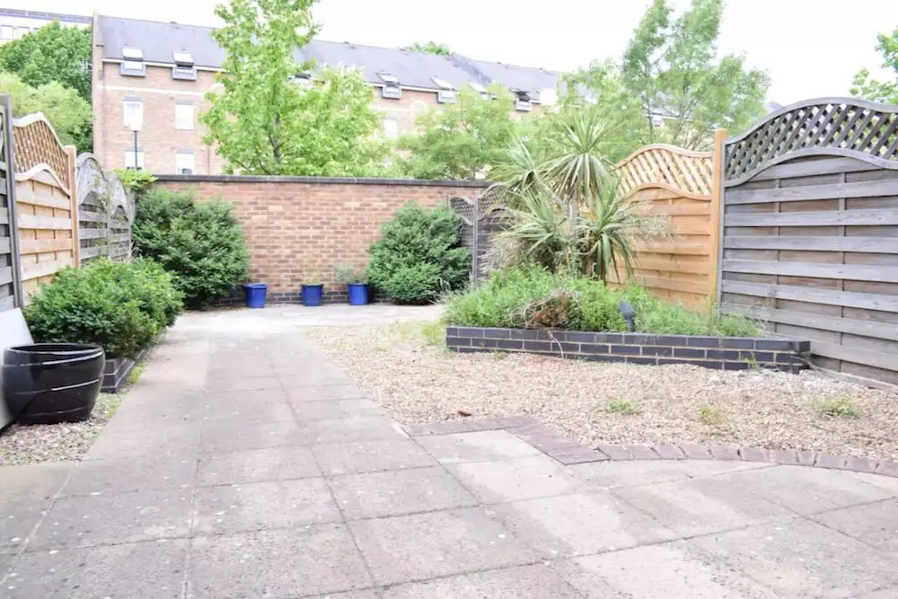 Bright and Spacious 2 Bed House