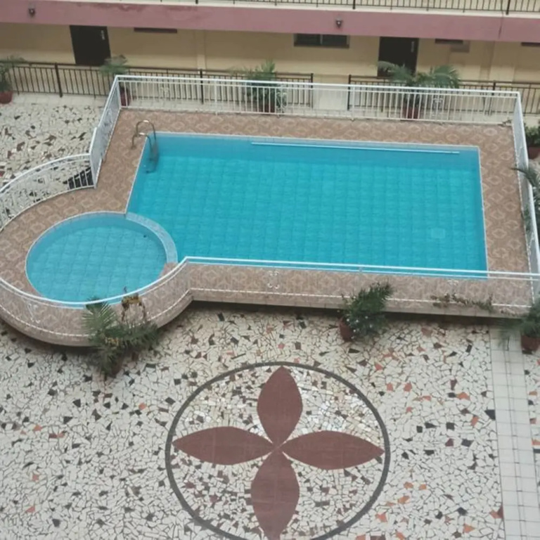 Lux Suites Sapphire Court Apartments