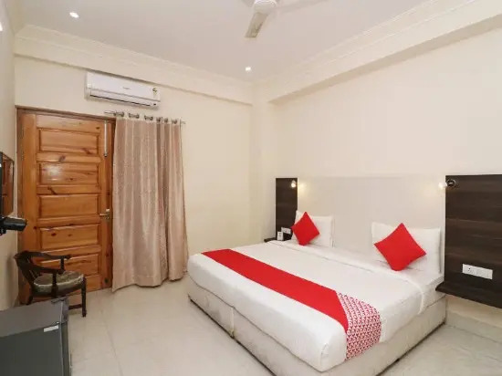 Nivri Palace by OYO Rooms