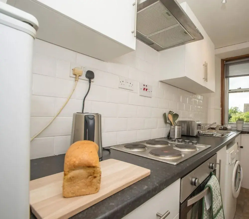 One Bedroom Apartment by Klass Living Serviced Accommodation Hamilton - West Apartment With WiFi and Parking