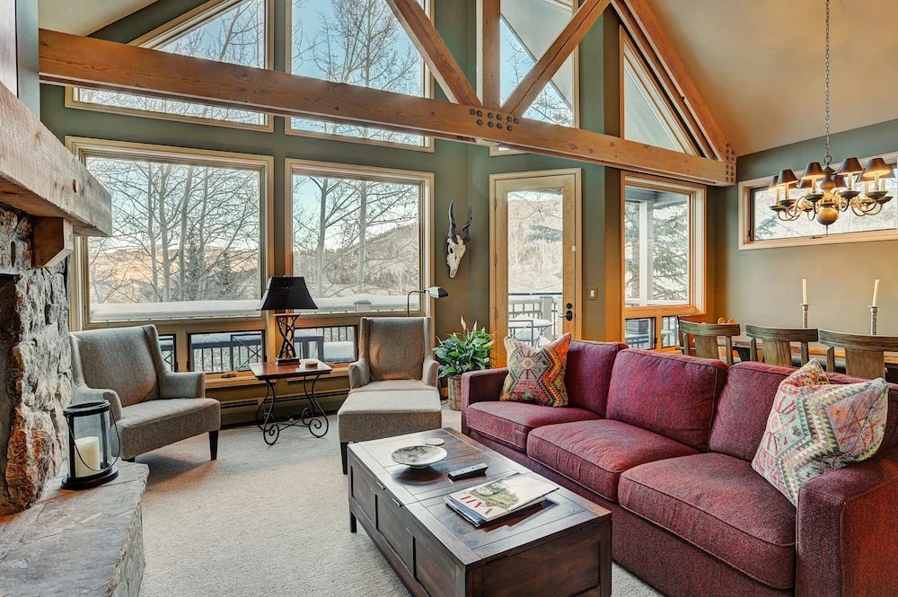 Slopeside Living - 3br 4ba At Pines Lodge 3 Bedroom Condo by RedAwning