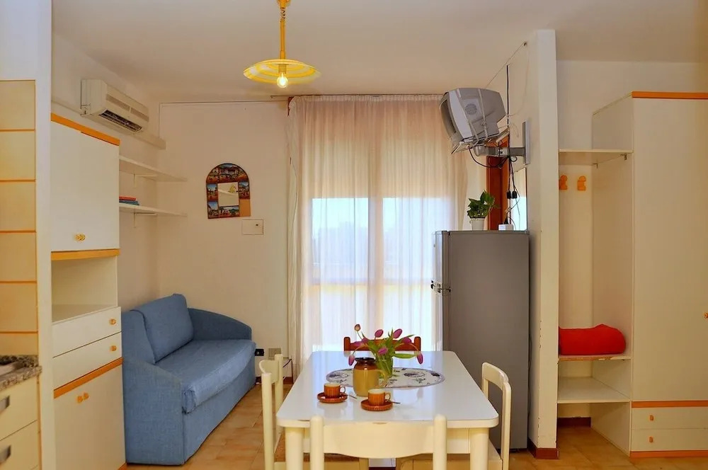 "adorable Flat With Large Terrace Overlooking the Sea"