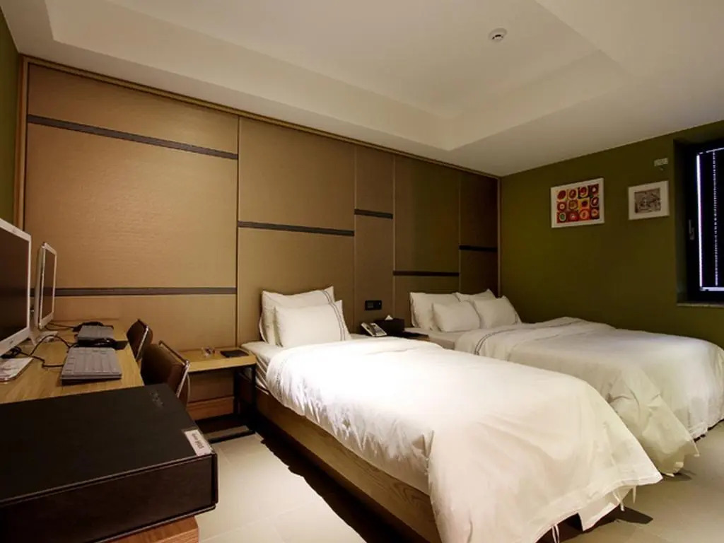 Donggyeong Hotel
