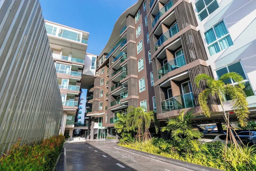 City1BR Condo Pool Gym C261