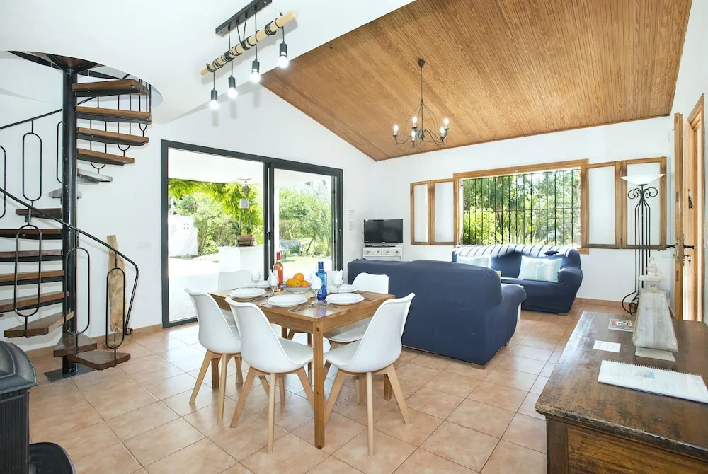 Owl Booking Villa Bocoris - 15 Min Walk to the Beach