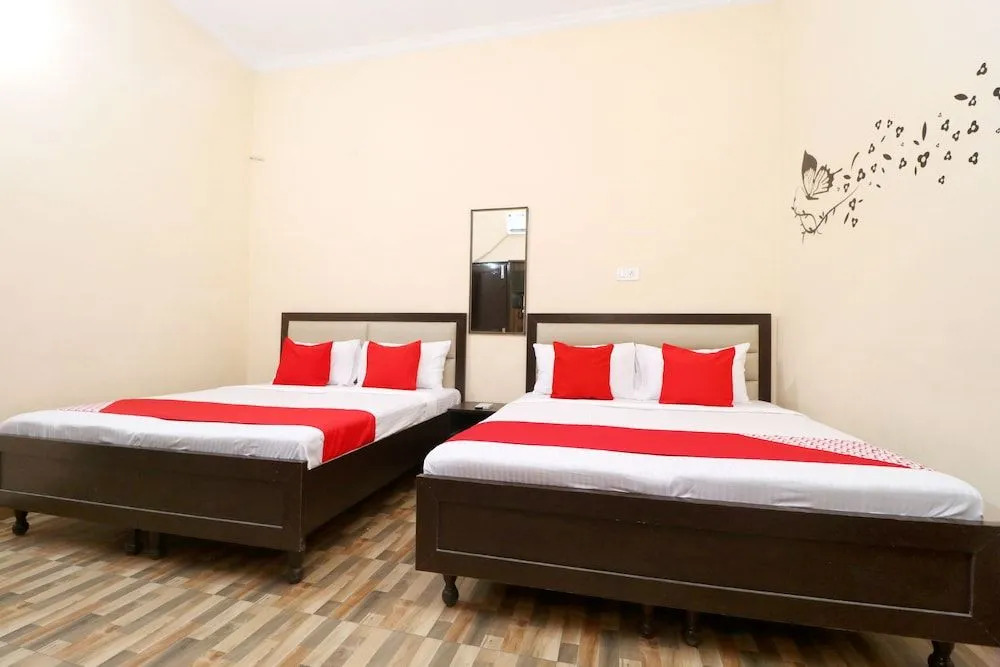 Oyo 39626 Rj Royal Guest House