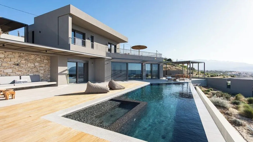 A Unique Villa In Kokkino Horio