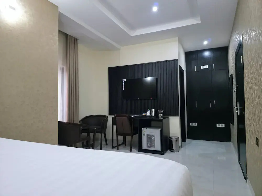 Ivotel Luxury Hotel