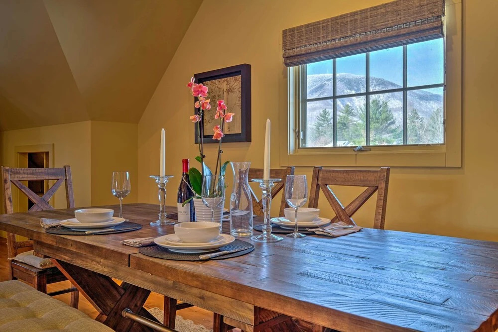 Luxe 'green Barn' Near Skiing w/ Mt Equinox Views!